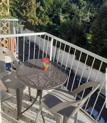 Rosy Bed and Breakfast Νάπολη